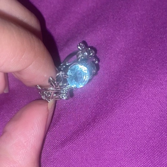 Ring with baby blue rhinestone - Picture 1 of 2